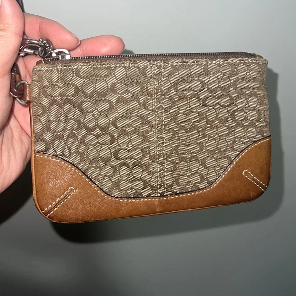 Coach - Picture 2 of 3